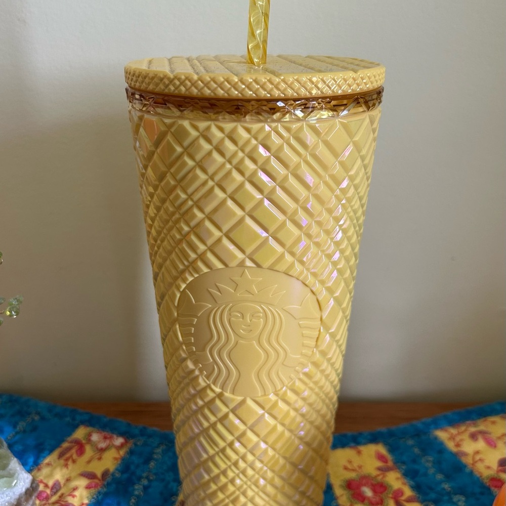 Starbucks Tumbler Venti Yellow Textured 24oz Cold Cup Coffee With Straw New